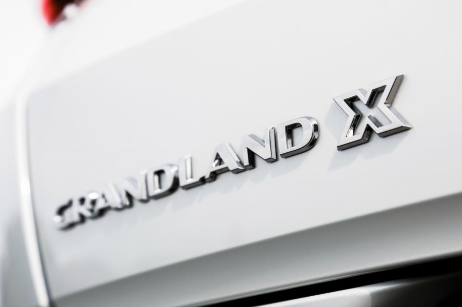 Логотип Opel Grandland X Turbo D Ultimate 2018 года  (фото 28 из 39)